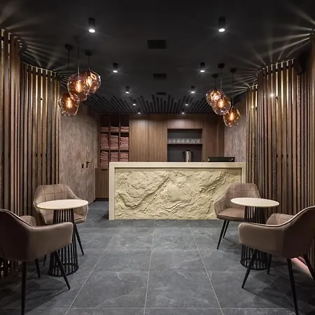 Apartel 4* أوزهورود