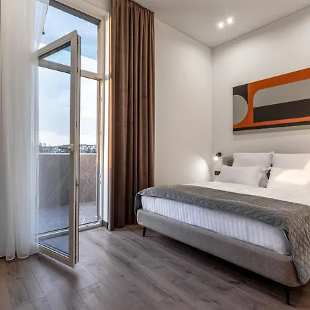 فندق Apartel 4*