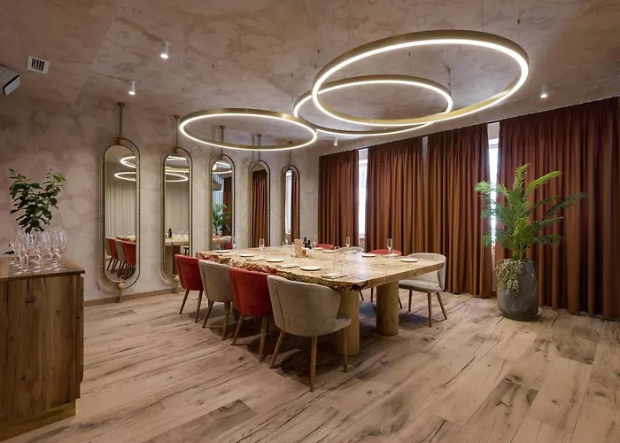 מלון Apartel 4*