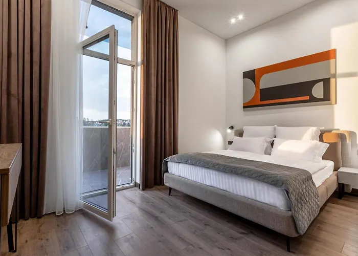 מלון Apartel 4*