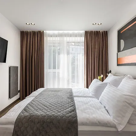 Apartel 4* أوزهورود